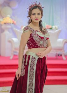 robes de mariées à El Mghira chez coiffure El Hasnaa