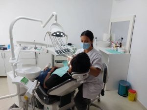 Dr Kmar Trabelsi / détartrage et soins des dents